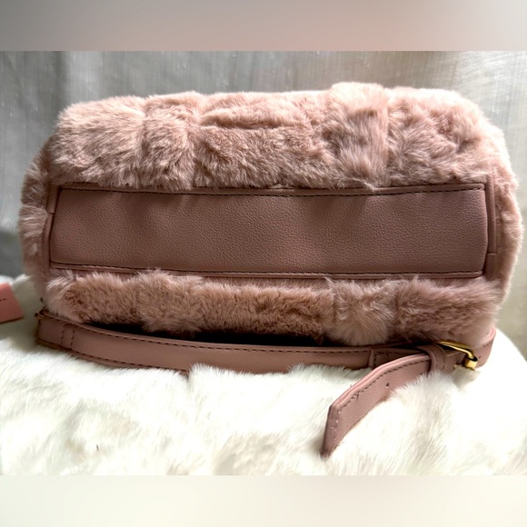 NEW Juicy Couture Pink Fuzzy Roll Crossbody Bag - Picture 5 of 7